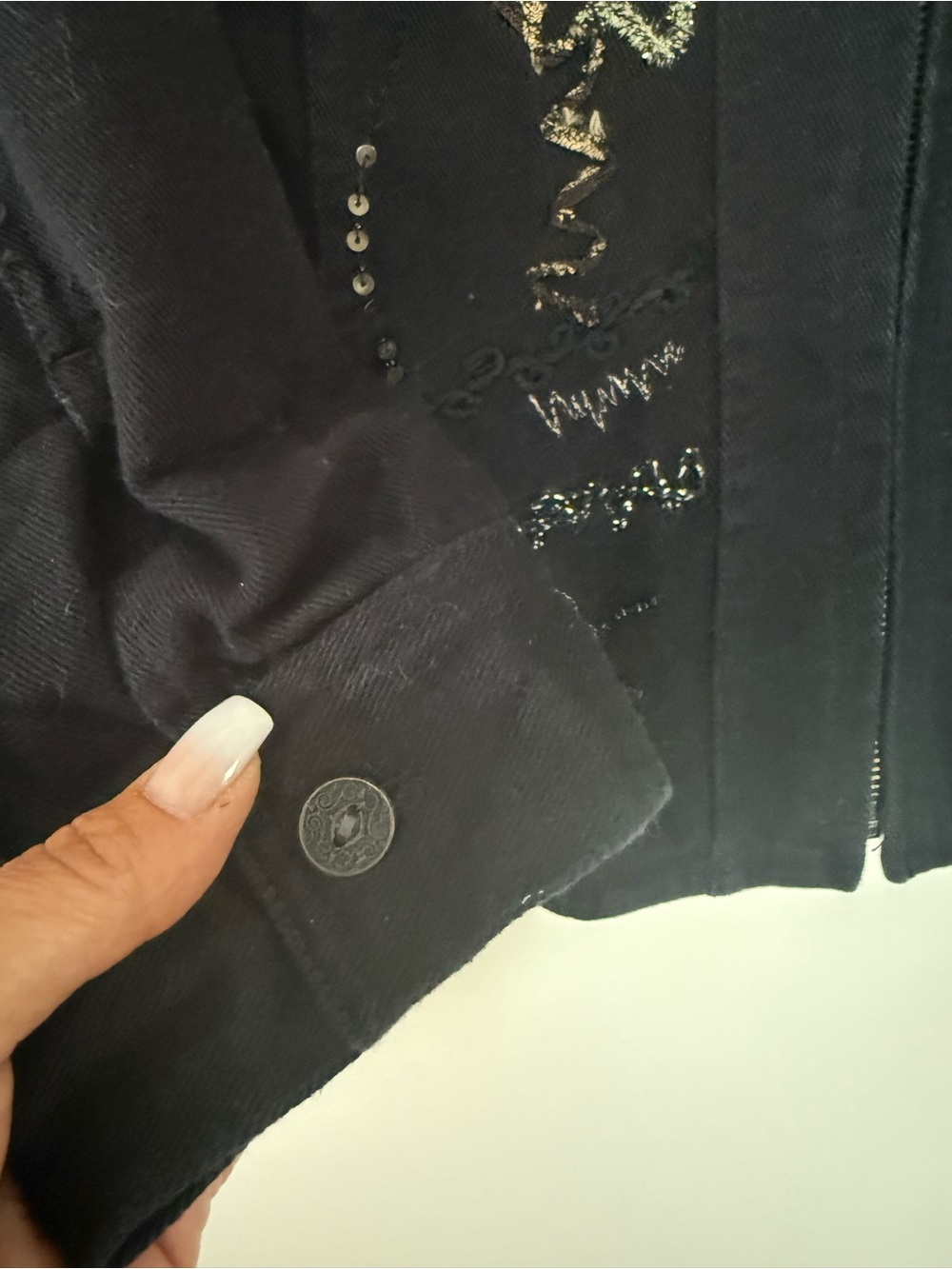 Chicos Black Embroidered & beaded Zip-Front denim Jacket size large (2) - Picture 7 of 13